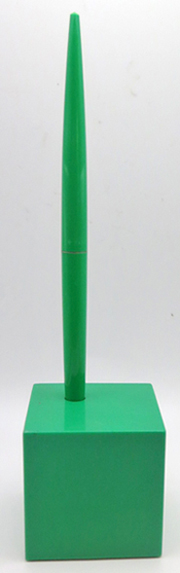 ITEM #6151 A: JOTTER BALLPOINT CUBE SHAPED DESK BASES WITH PENS. Available in cblue or green. These take a regular Parker refill which may need replacing at this day an age